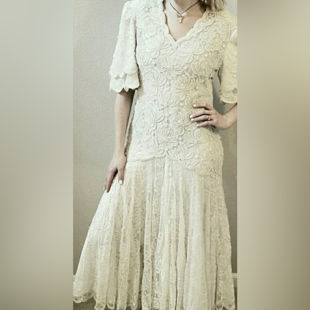 VINTAGE wedding/evening dress!! Beautiful vintage gown.  Size L. Fits like 8/10.